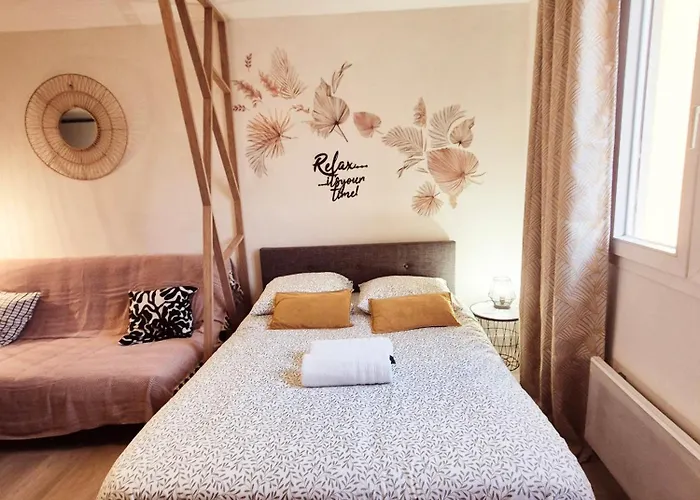 Eden Boheme - Chu, Parc Des Expos, Parking, Netflix