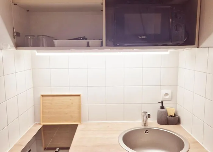 Eden Boheme - Chu, Parc Des Expos, Parking, Netflix *